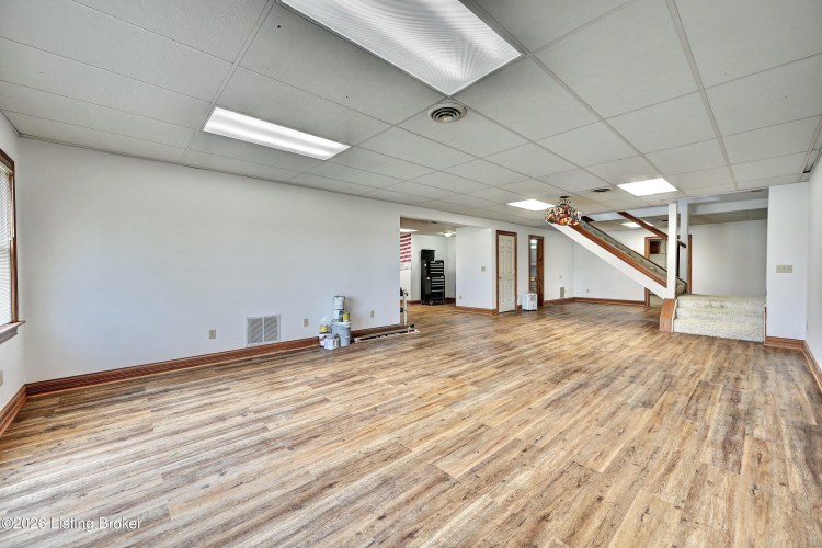 Listing Image 24