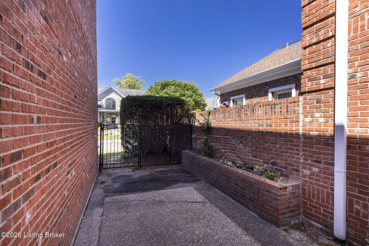 Listing Image 38