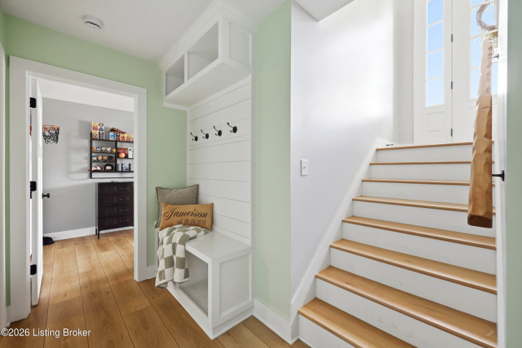Listing Image 12