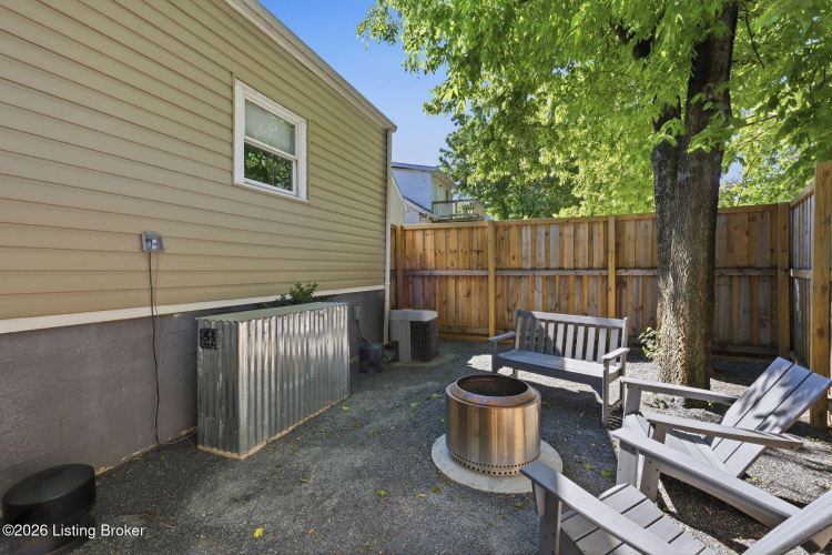 Listing Image 19