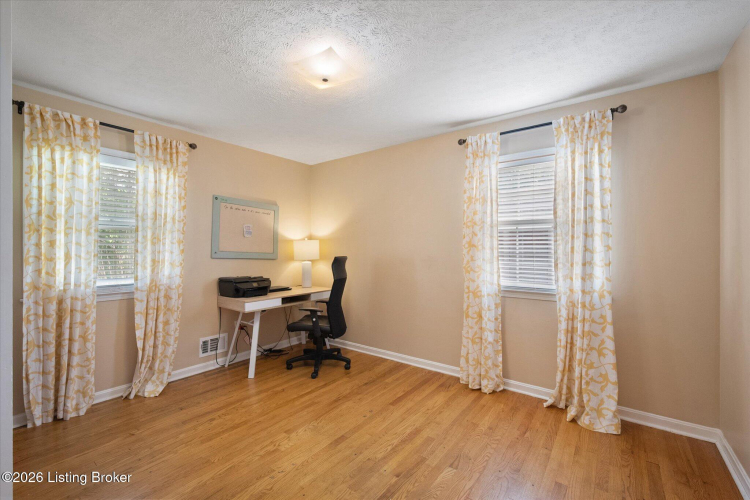 Listing Image 12