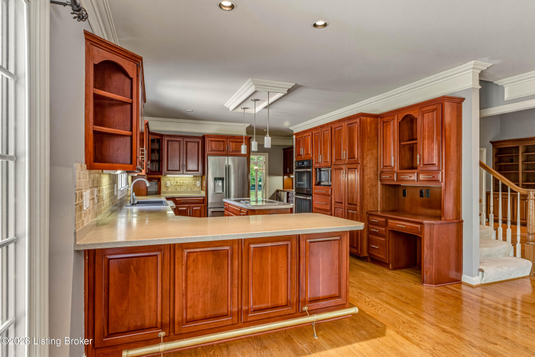 Listing Image 19