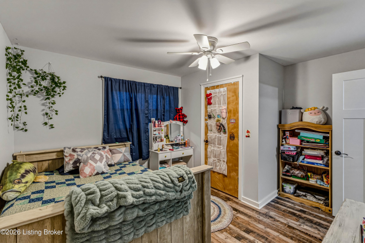 Listing Image 32