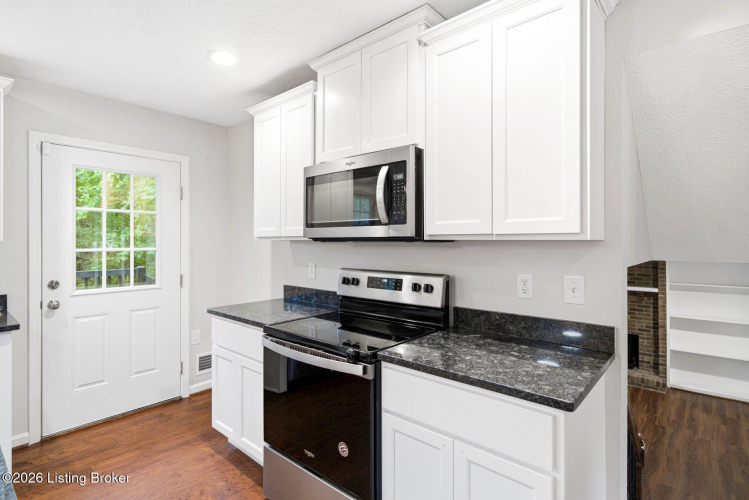 Listing Image 9