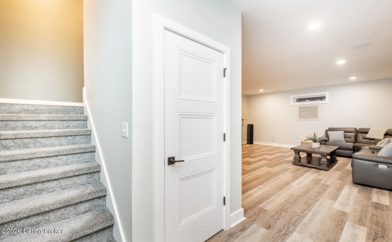 Listing Image 107