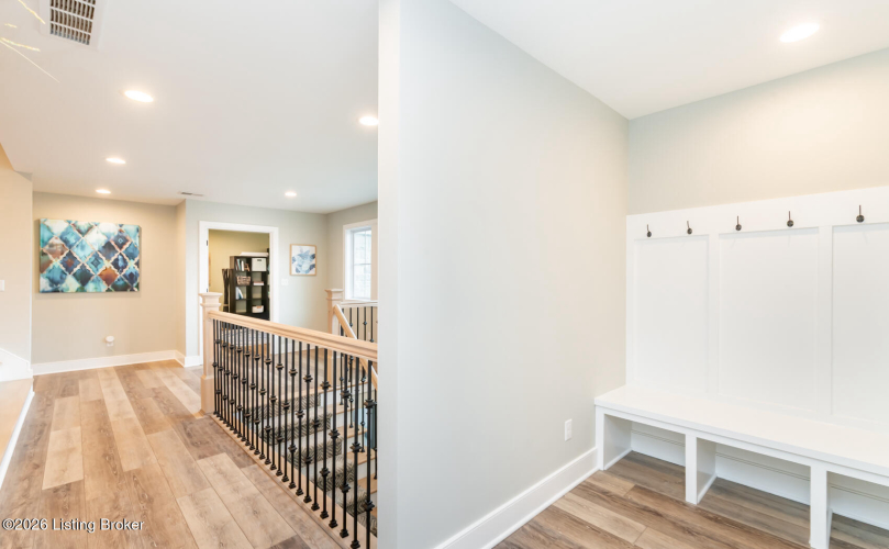 Listing Image 100
