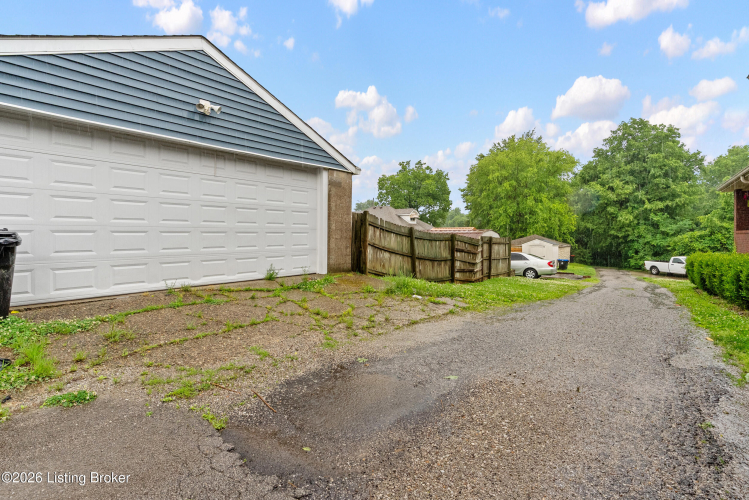 Listing Image 33