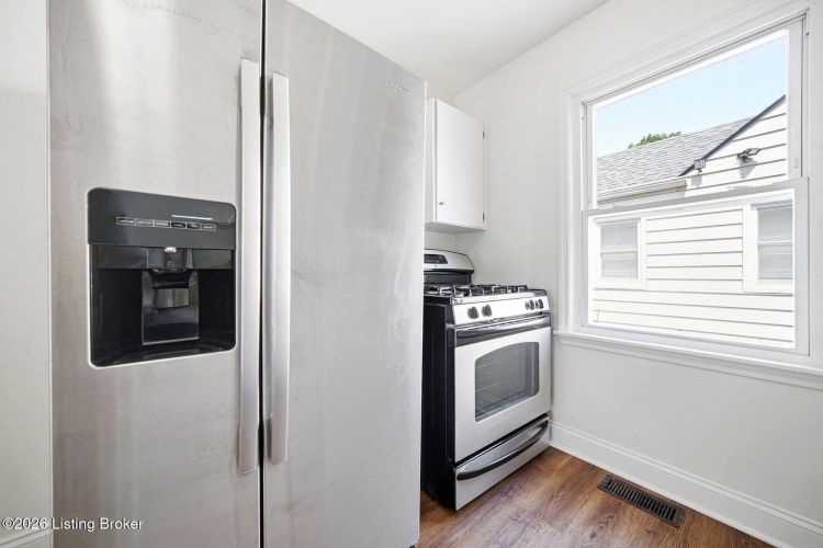 Listing Image 16