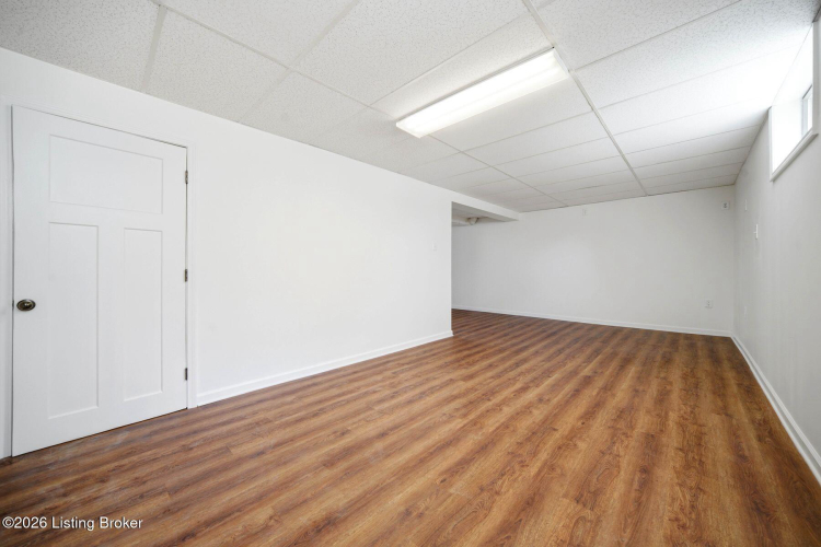 Listing Image 45