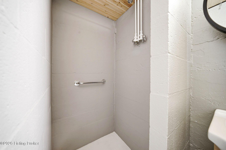 Listing Image 53