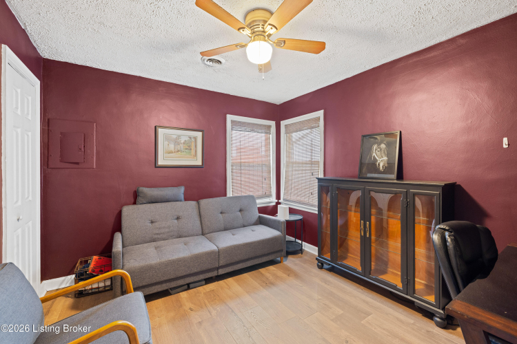 Listing Image 12