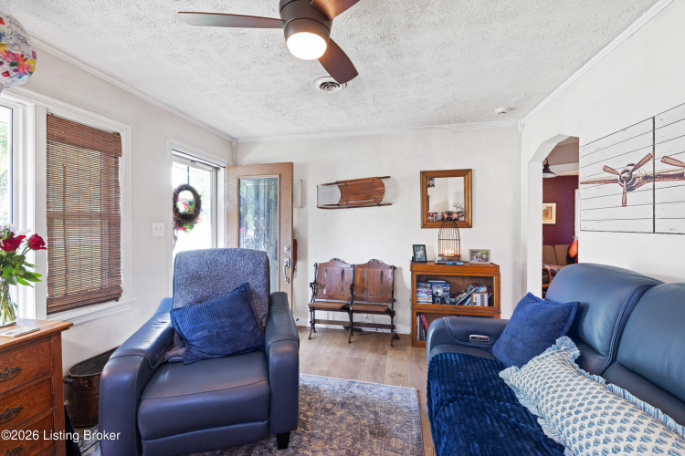 Listing Image 16