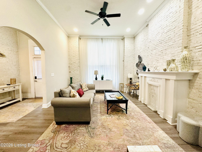 Listing Image 5