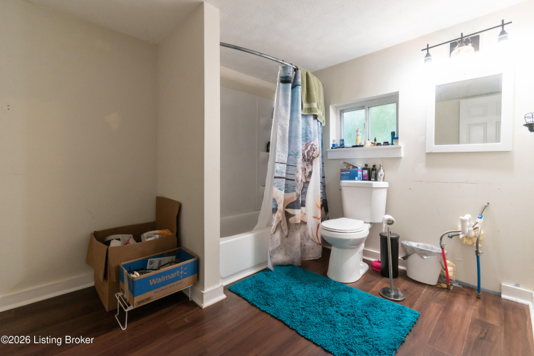 Listing Image 16