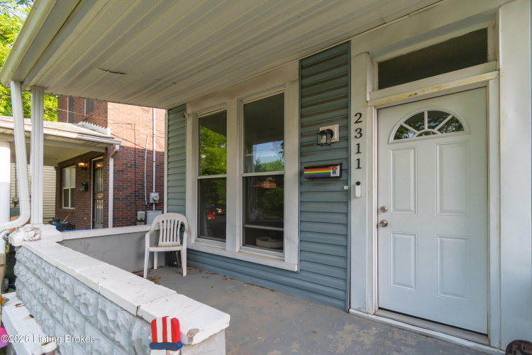 Listing Image 4