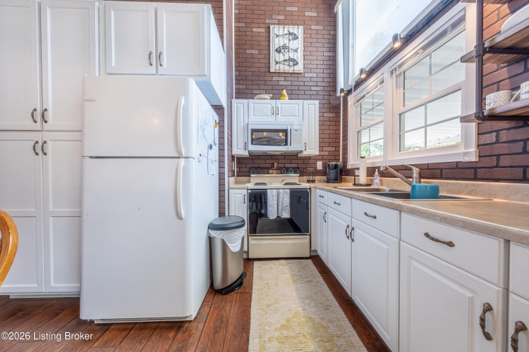 Listing Image 13