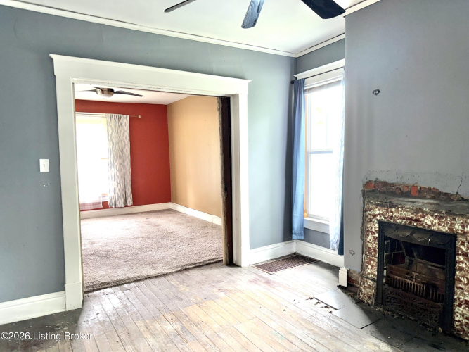 Listing Image 19