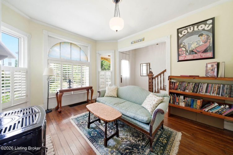 Listing Image 6