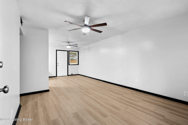 Listing Image 29