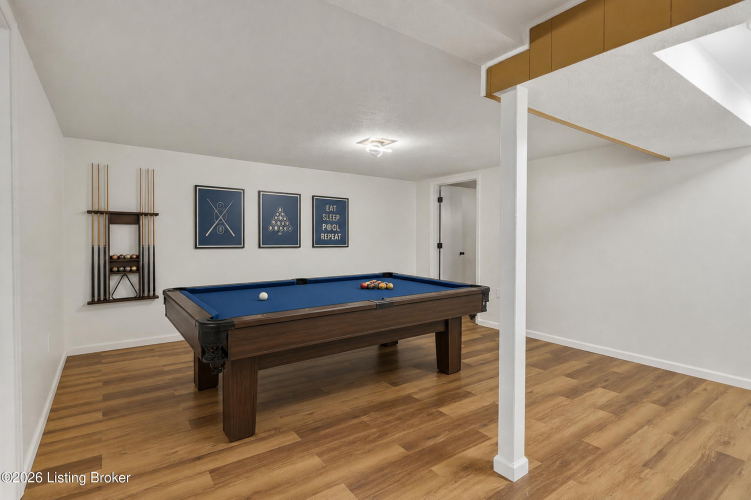 Listing Image 12