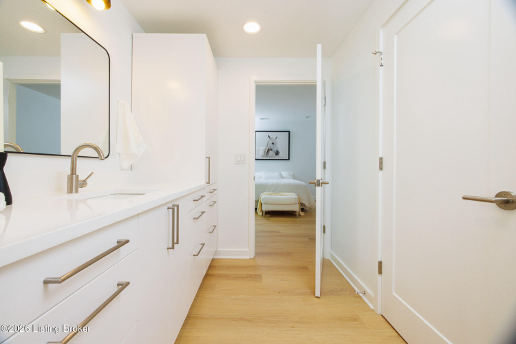 Listing Image 107
