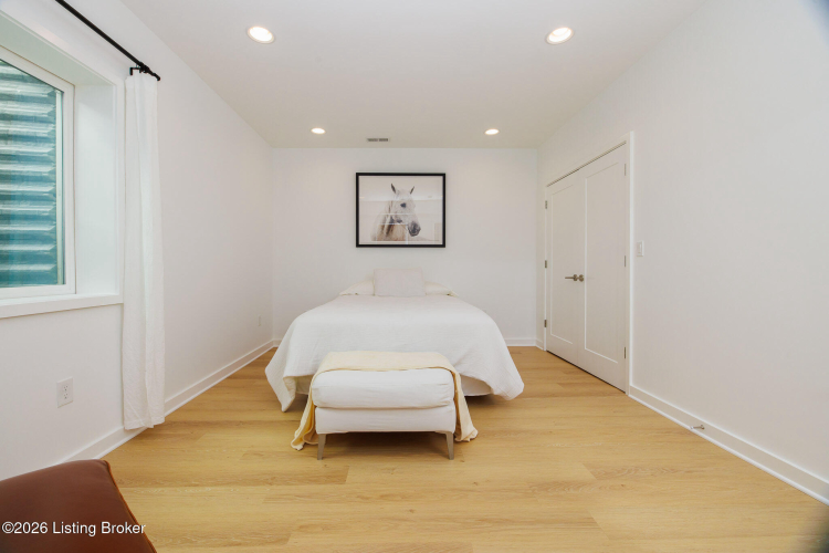 Listing Image 110