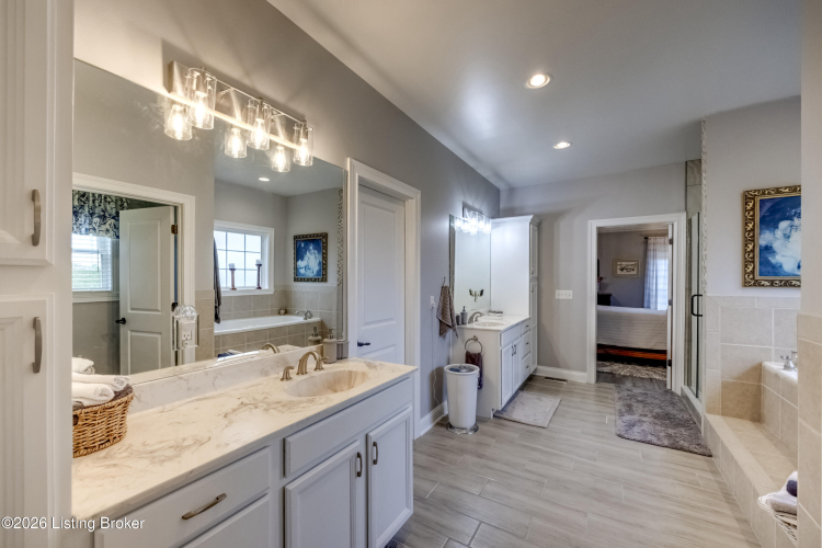 Listing Image 43