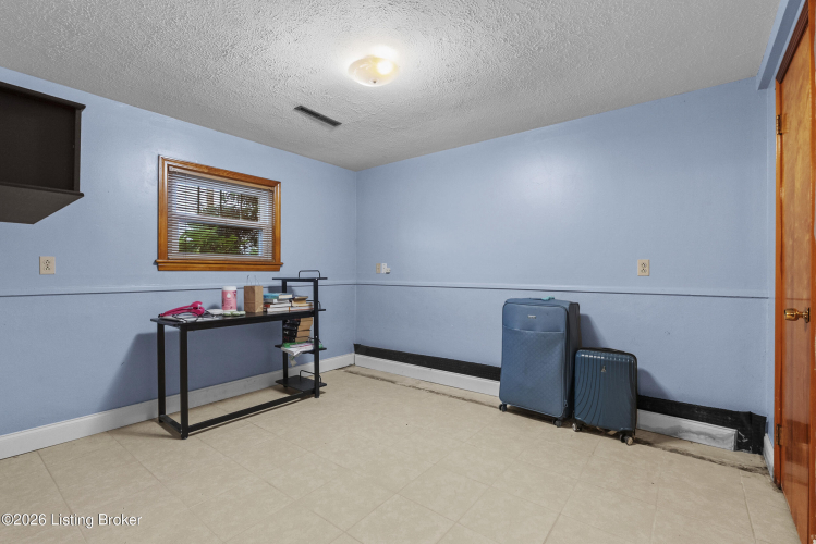 Listing Image 24