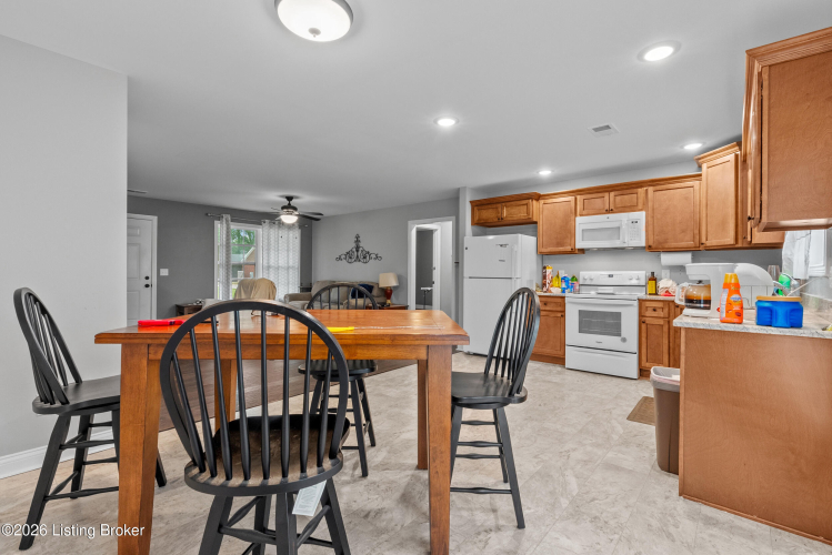 Listing Image 12