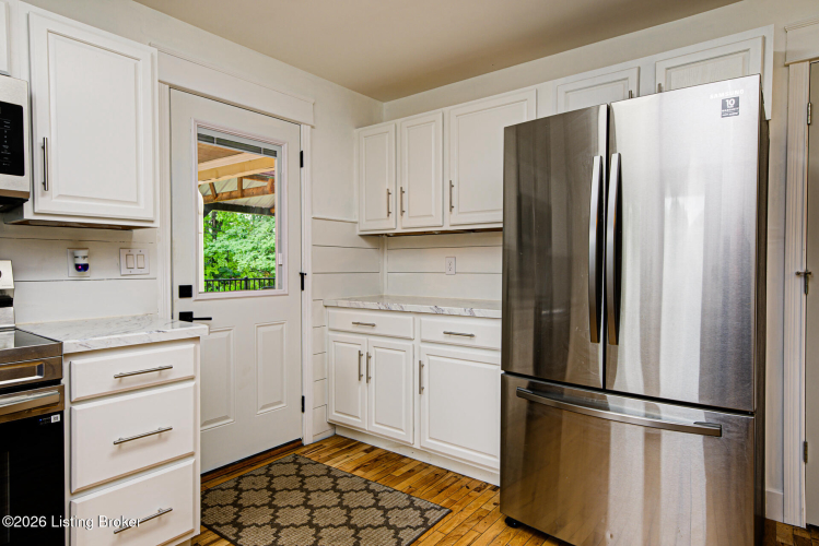 Listing Image 10