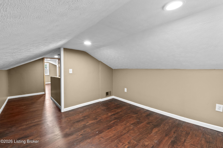 Listing Image 28