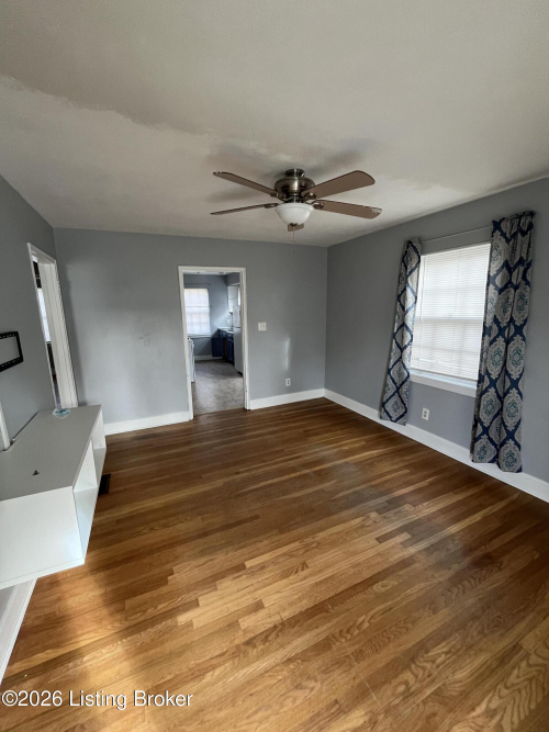 Listing Image 5