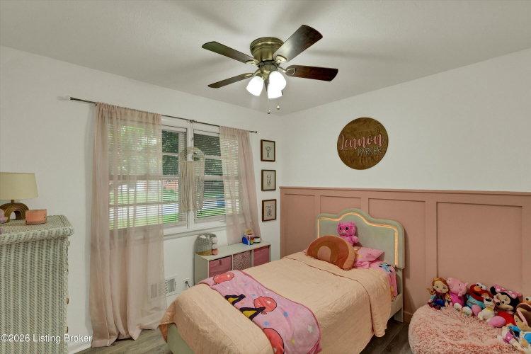 Listing Image 20
