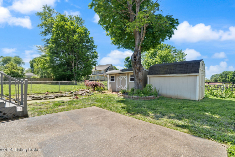 Listing Image 3