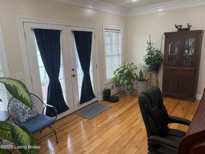 Listing Image 5