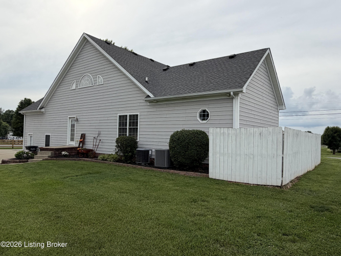 Listing Image 45