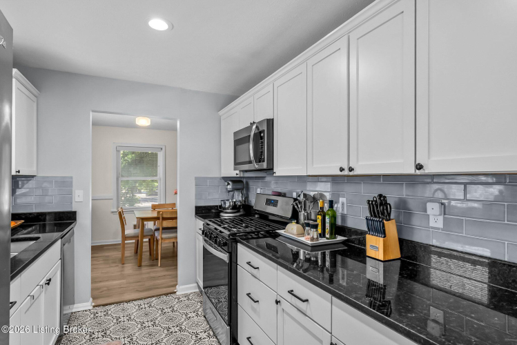 Listing Image 13