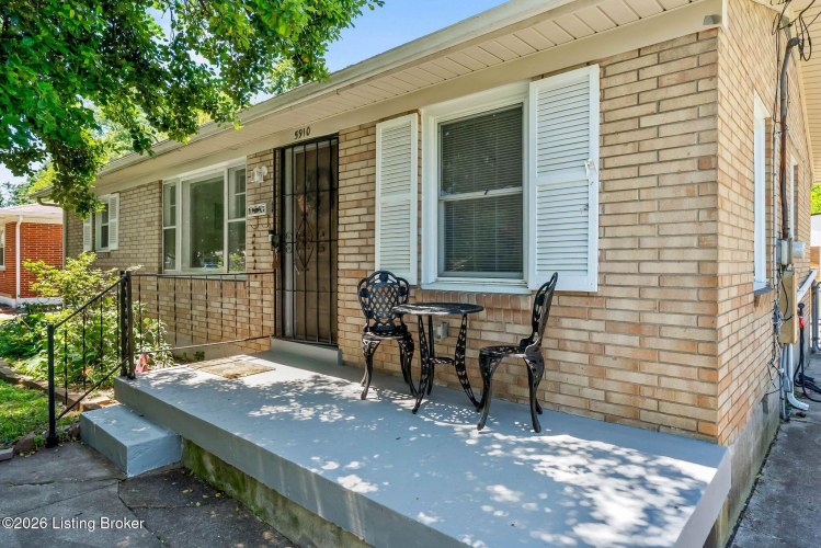 Listing Image 3