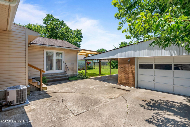 Listing Image 32