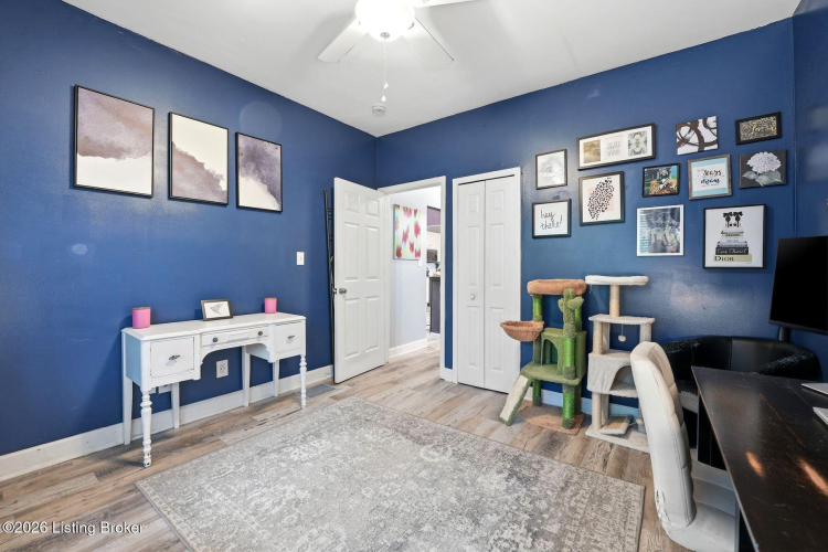 Listing Image 16