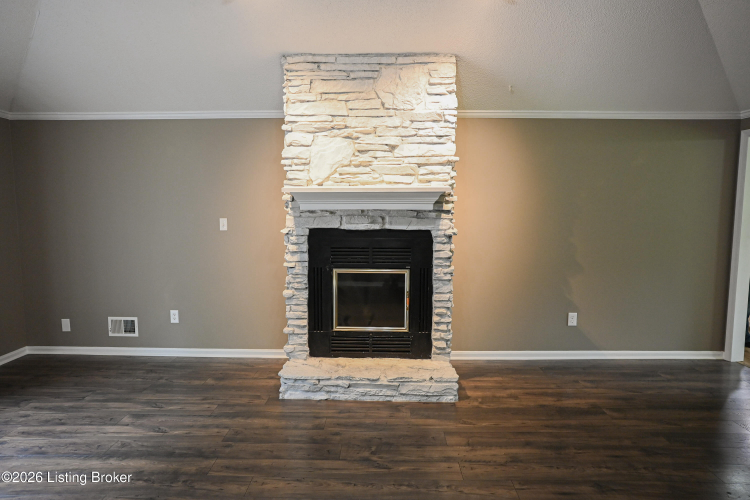 Listing Image 59