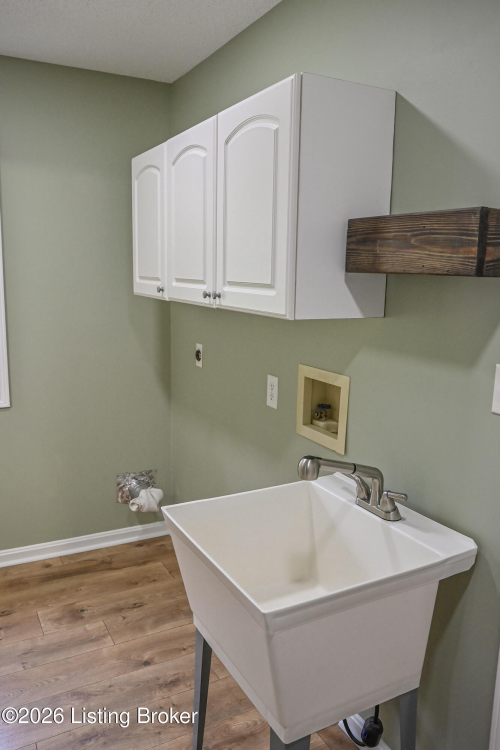 Listing Image 82