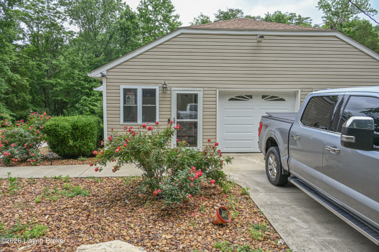 Listing Image 84