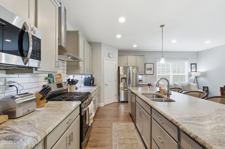 Listing Image 15