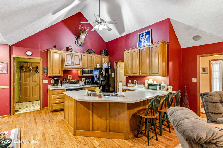 Listing Image 11