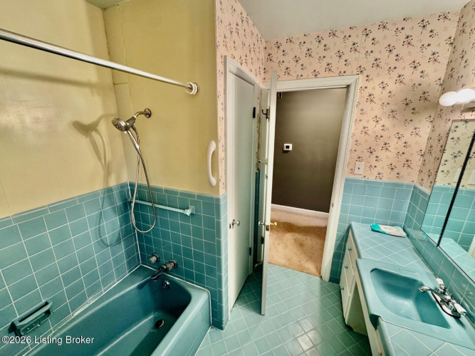 Listing Image 16