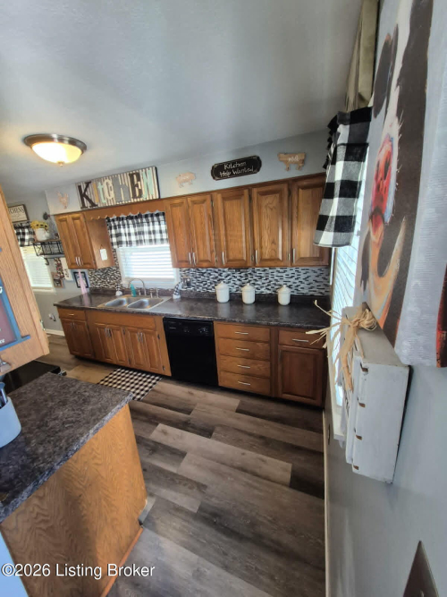Listing Image 16