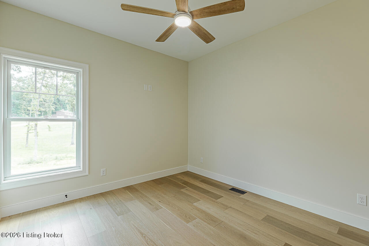 Listing Image 37