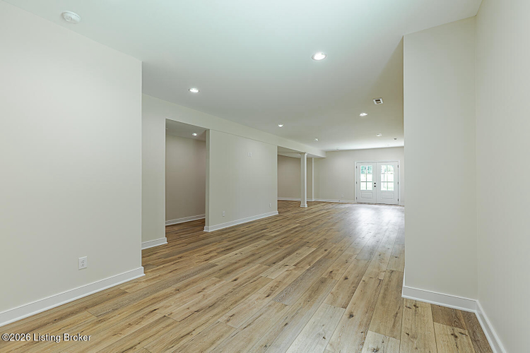 Listing Image 53