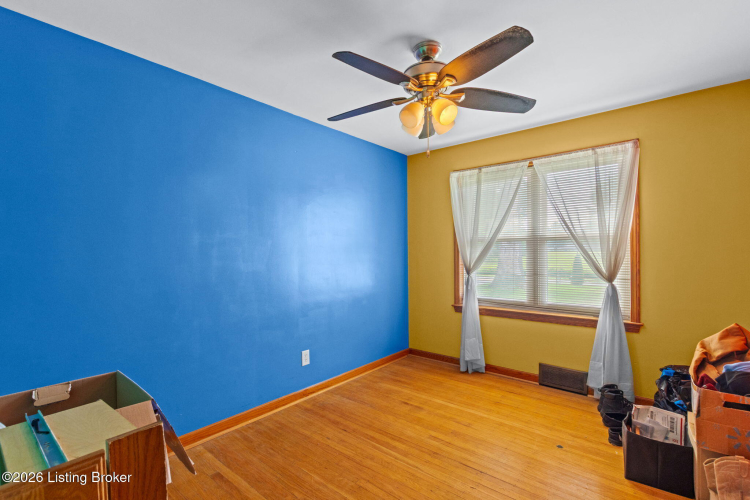 Listing Image 16